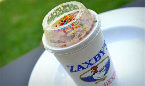 Zaxby's milkshakes - Milkshakes seem to be one of the most missed discontinued items on Zaxby's menu. At one time, the dessert menu had several milkshake flavors. The restaurant once just had strawberry, chocolate, and vanilla milkshakes before branching out into more exciting flavors like birthday cake, chocolate cookie, banana pudding, …